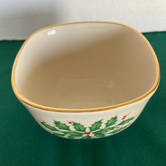 Lenox Nut Bowl with Holly and Gold Trim - Picture 4 of 6
